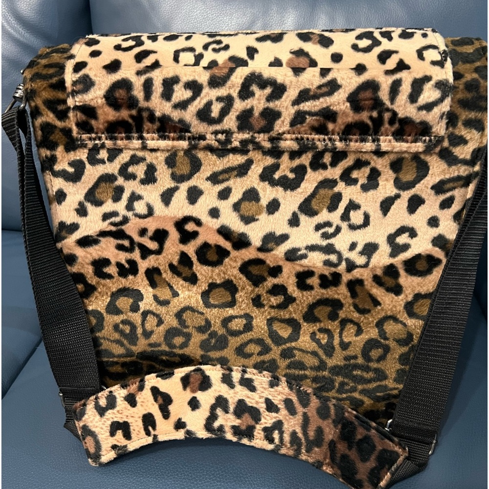 KATE SPADE!! 
1 of a kind
LAPTOP/IPAD CASE. NEVER USED